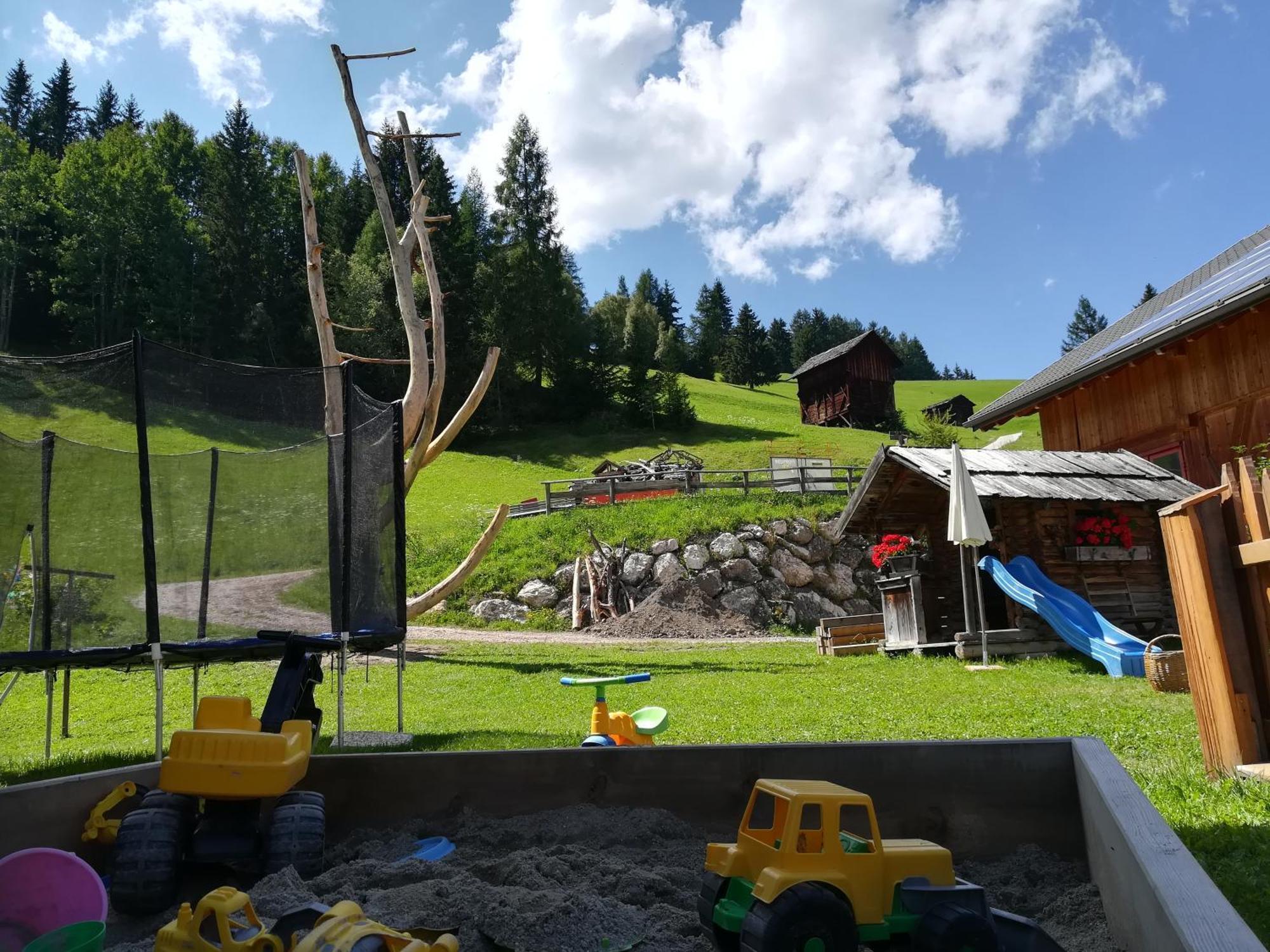 Agriturismo Luech Picedac La Valle Luaran gambar