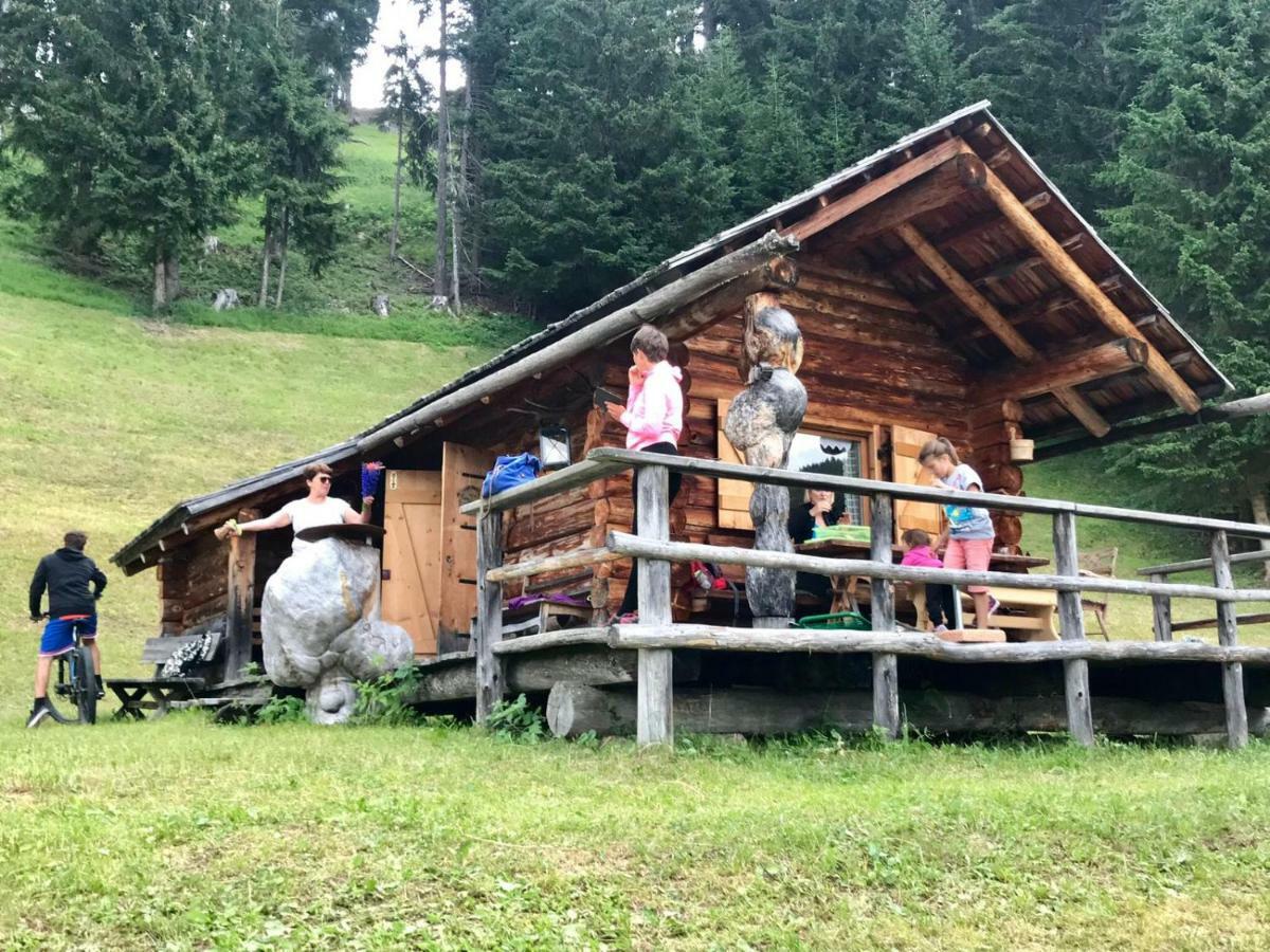 Agriturismo Luech Picedac La Valle Luaran gambar